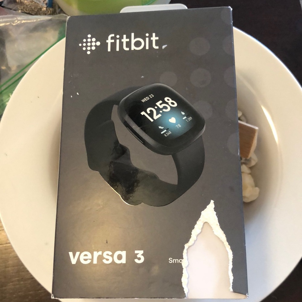 New in box Fitbit unisex Versa 3 small & large band